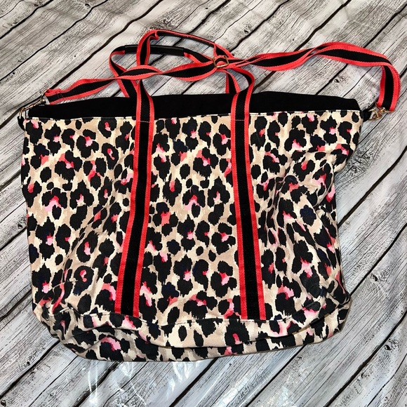 Victoria’s Secret Weekend Bag - Picture 4 of 8